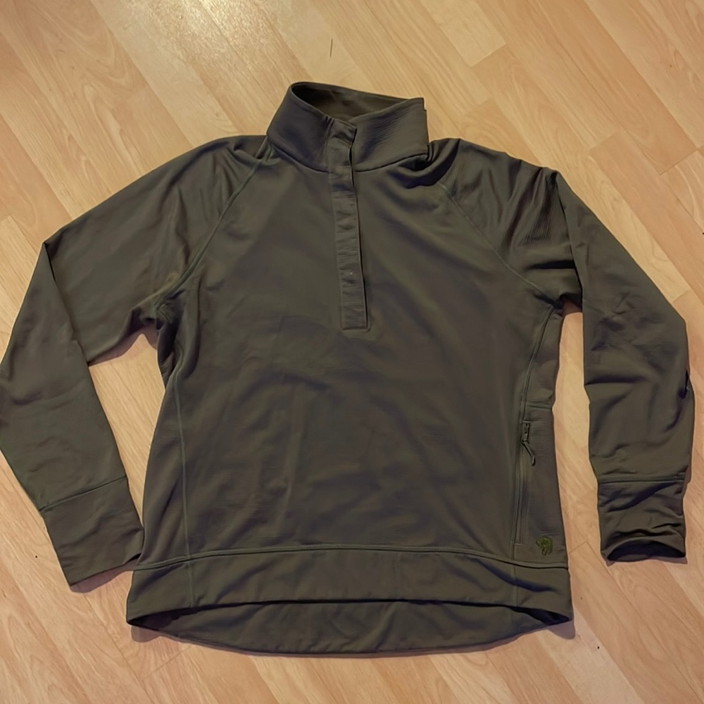 Women’s Mountain Hardwear fleece pullover